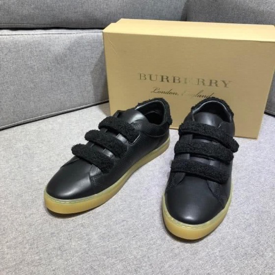 Burberry Fashion Comfortable Shoes Cowhide Black And Yellow Men