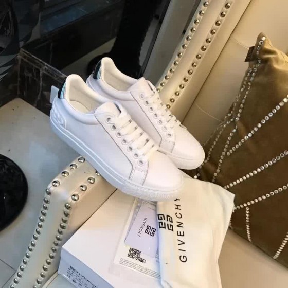 Givenchy Sneakers Silver Shoe Tail White Men