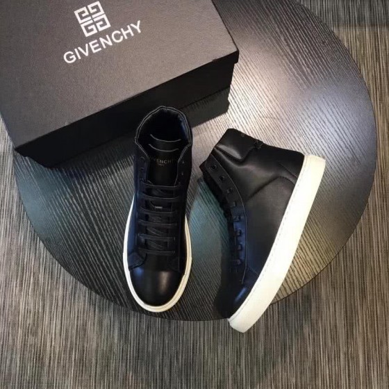 Givenchy Sneakers High Top Black And White Men
