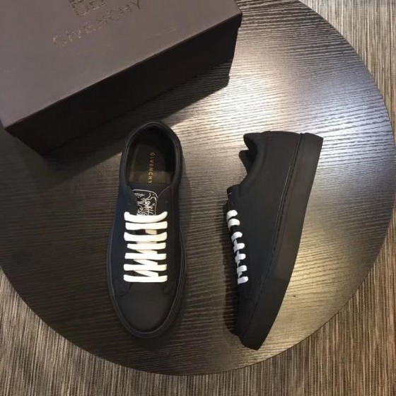 Givenchy Sneakers Black Upper And Sole White  Shoelaces Men