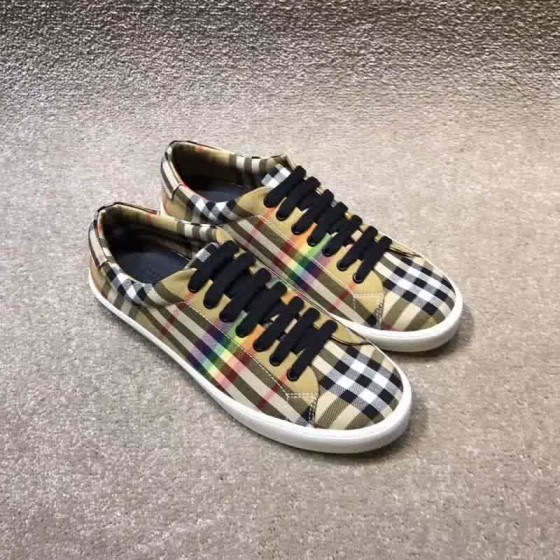 Burberry Fashion Comfortable Shoes Cowhide Yellow And White Men