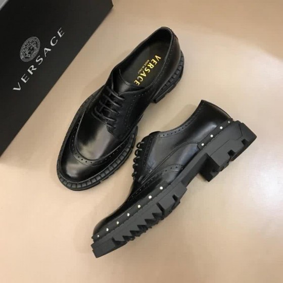 Versace Classic Style Loafers Cowhide Rivet Pattern Black Men