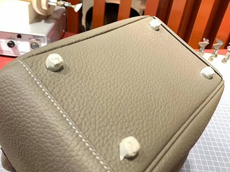 Hermes Mini Lindy Taurillon Clemence 20 Gold Hardware Grey 5