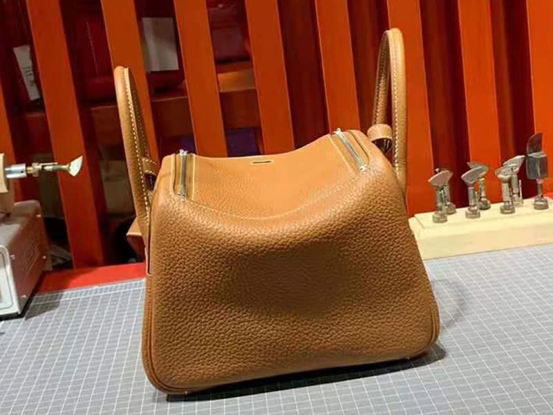 Hermes Mini Lindy Taurillon Clemence 20 Gold Hardware Brown 5