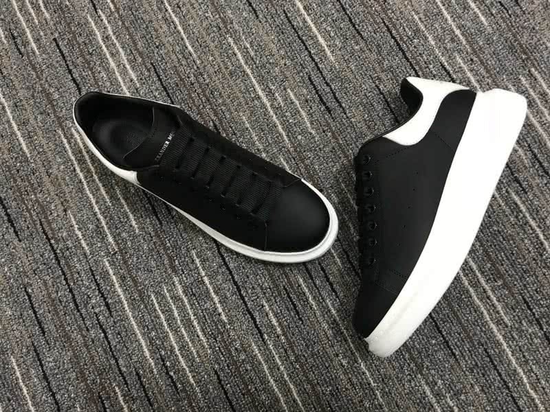 Alexander McQueen Black and Black shoelace 1