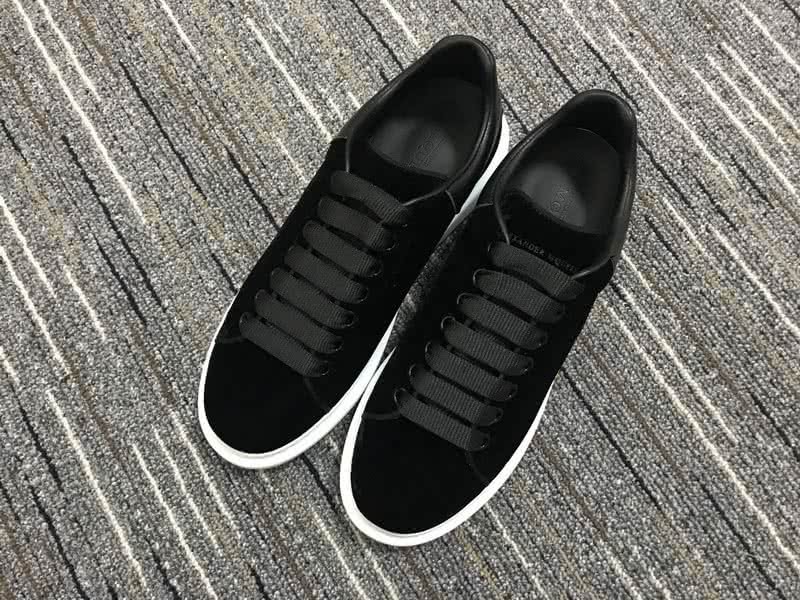 Alexander McQueen Black and Black shoelace 2