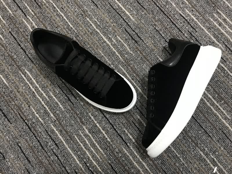 Alexander McQueen Black and Black shoelace 3