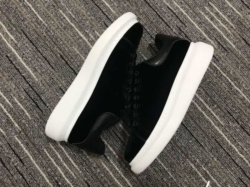Alexander McQueen Black and Black shoelace 4