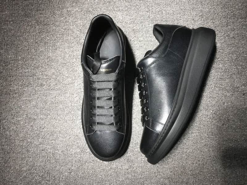 Alexander McQueen Black and Black shoelace Men And Women 2
