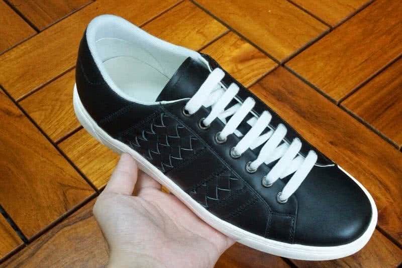 Bottega Veneta Fashion Cowhide Casual Shoes Sneakers Black And White Men 2