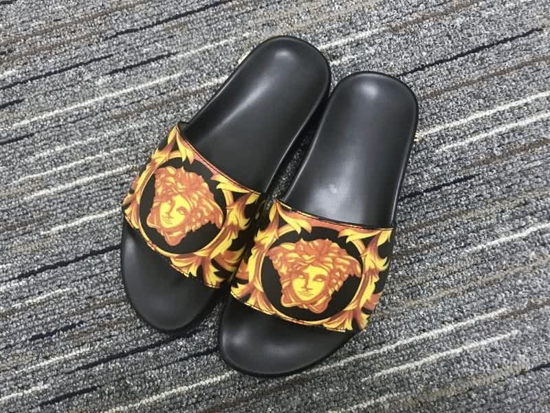 Versace Black With Yellow Printing Leisure Shoes Slipper Leisure Shoes Men 1