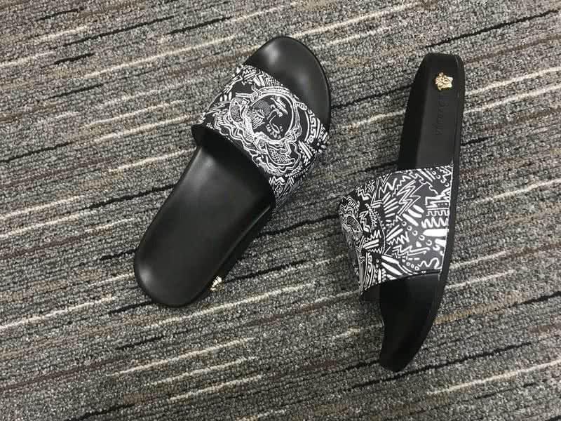 Versace Black With White Printing Leisure Shoes Men Slipper 6