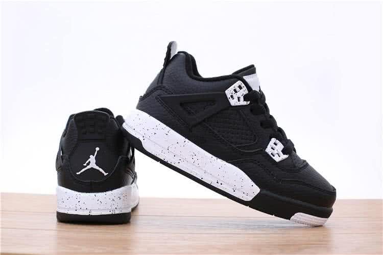 Air Jordan 4 Shoes Black And White Children 2