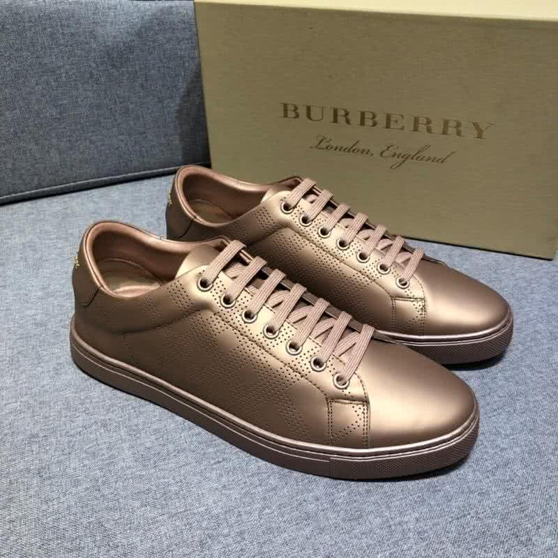 Burberry Fashion Comfortable Sneakers Cowhide Gold Men 1