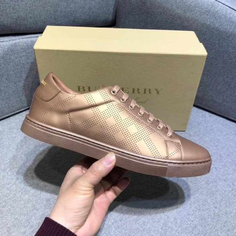 Burberry Fashion Comfortable Sneakers Cowhide Gold Men 3