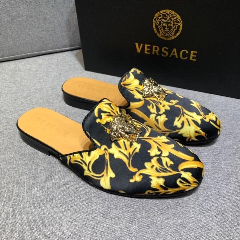 Versace Latest Cowhide  Pattern Slippers Black And Yellow Men 1