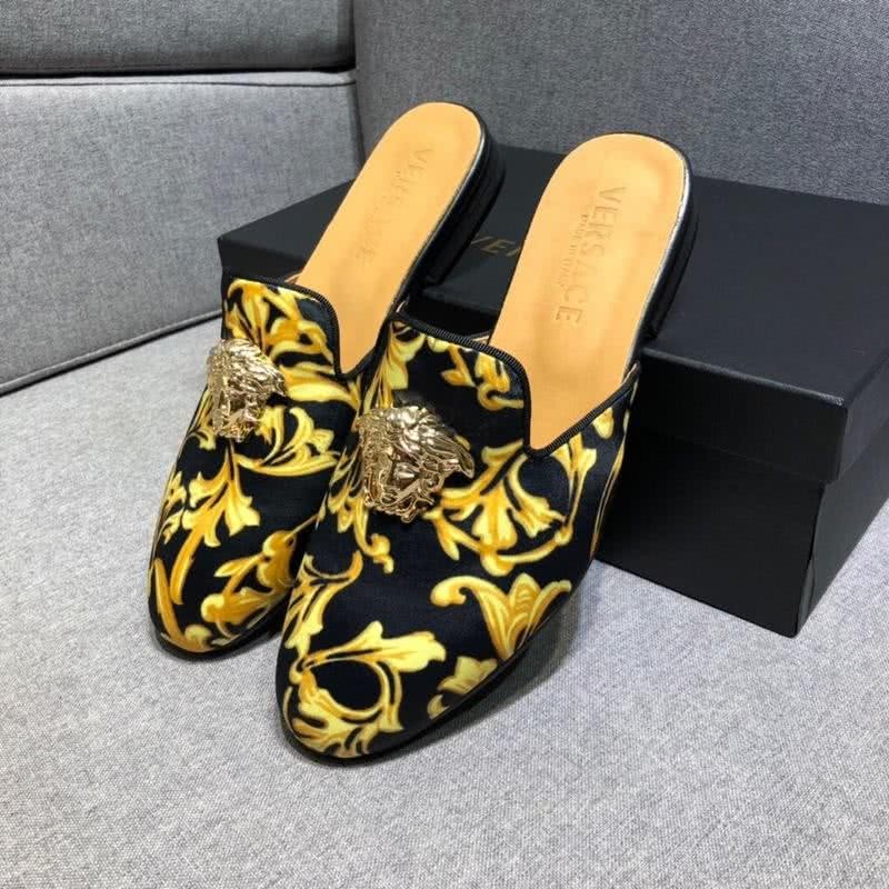 Versace Latest Cowhide  Pattern Slippers Black And Yellow Men 5