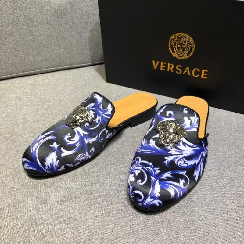 Versace Latest Cowhide  Pattern Slippers Black And Blue Men 2