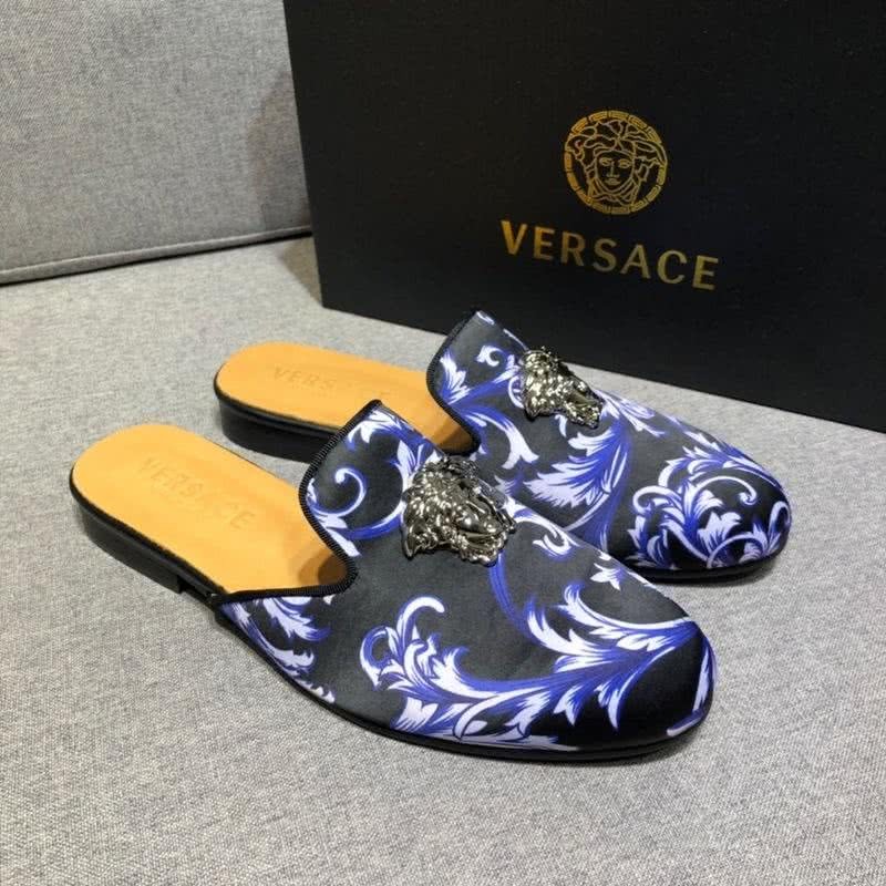 Versace Latest Cowhide  Pattern Slippers Black And Blue Men 1
