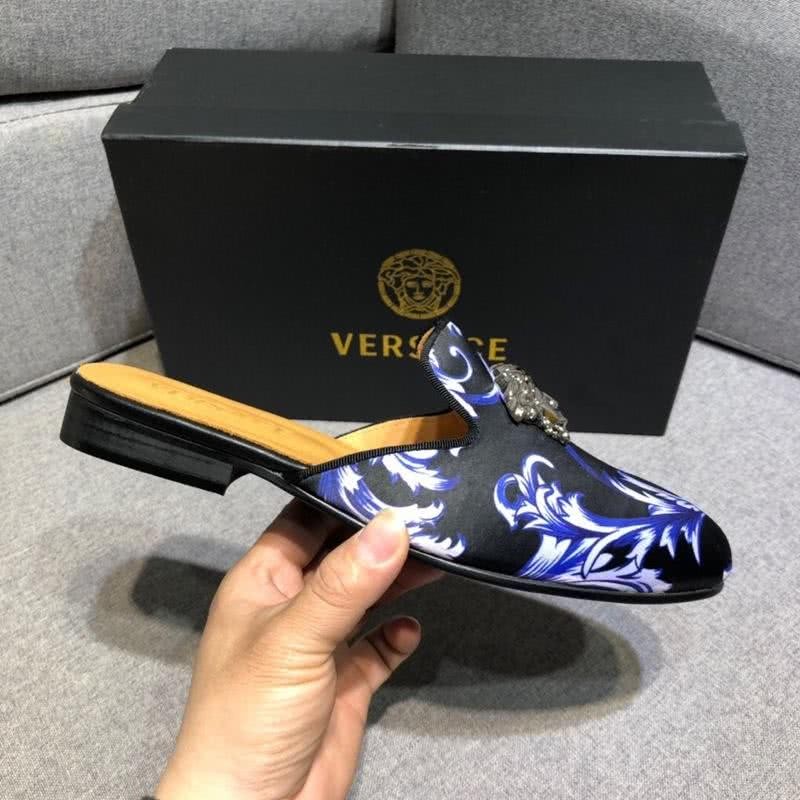 Versace Latest Cowhide  Pattern Slippers Black And Blue Men 3