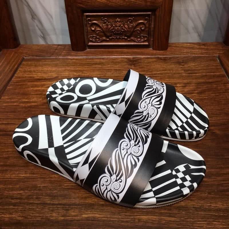 Versace Top Quality Cowhide Slippers Black And White Men 2