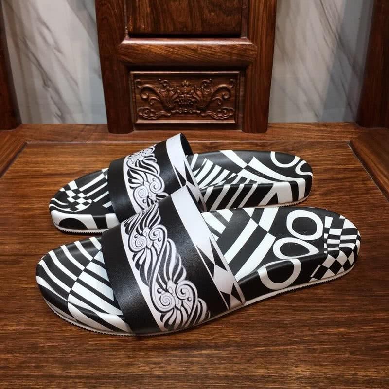 Versace Top Quality Cowhide Slippers Black And White Men 4