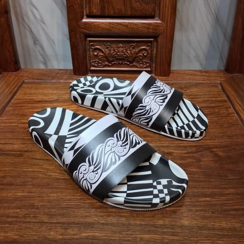 Versace Top Quality Cowhide Slippers Black And White Men 5
