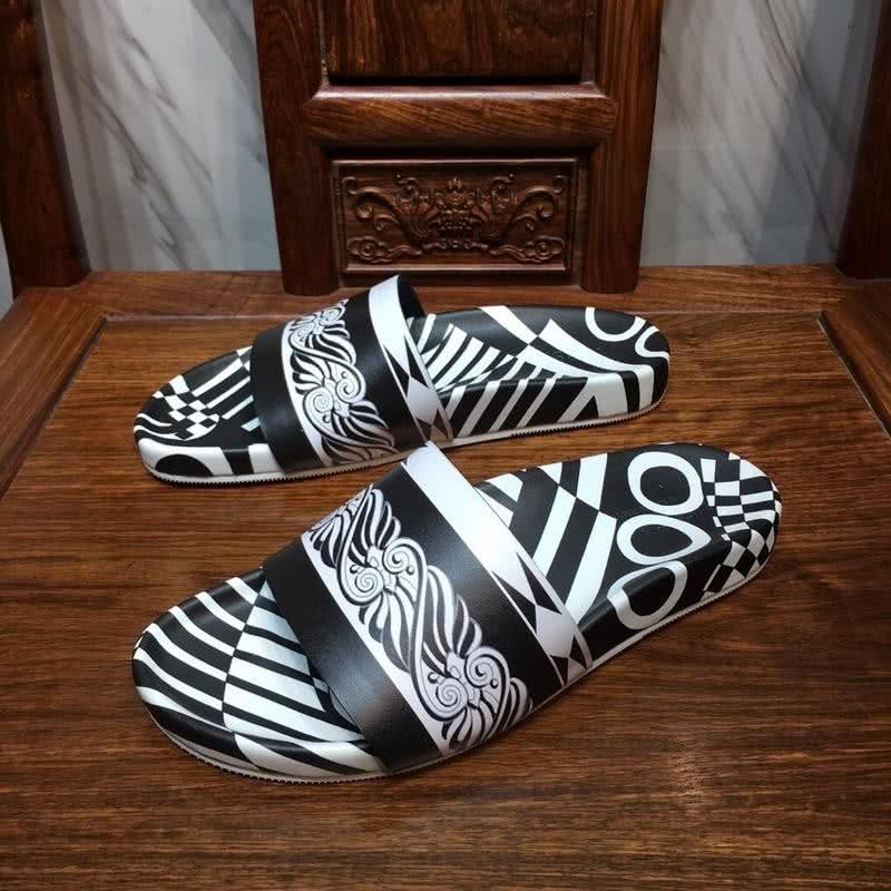 Versace Top Quality Cowhide Slippers Black And White Men 6
