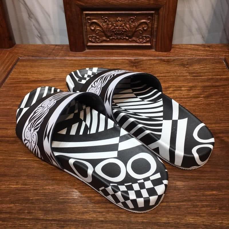 Versace Top Quality Cowhide Slippers Black And White Men 7