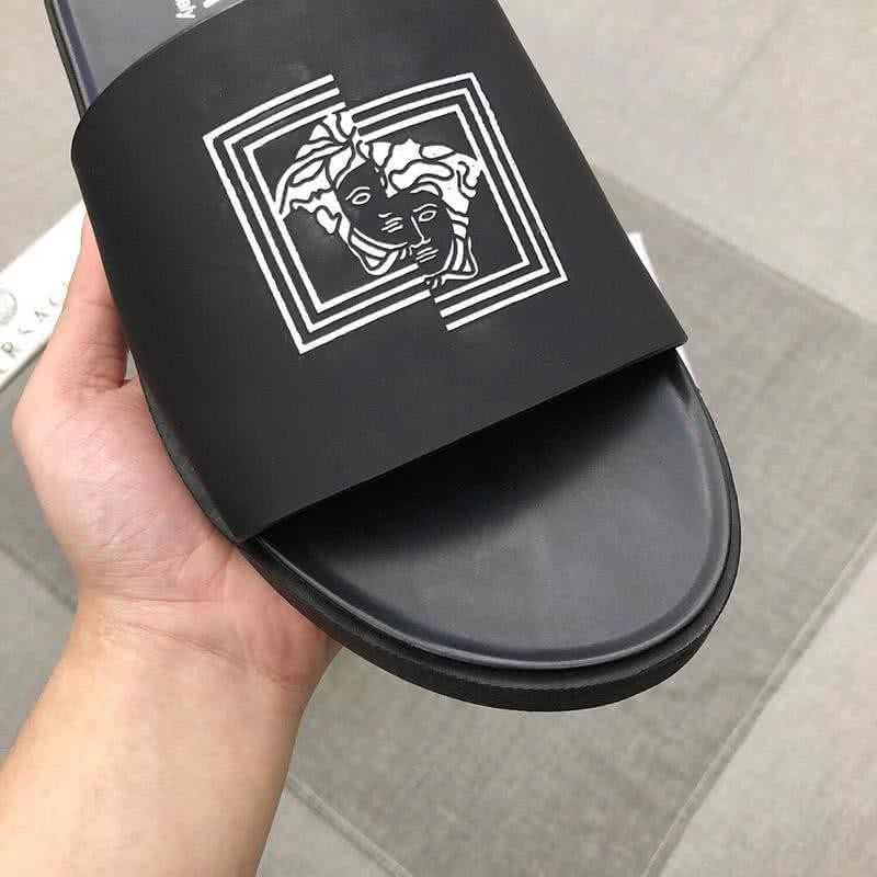 Versace Top Quality Slippers Black And White Men 3