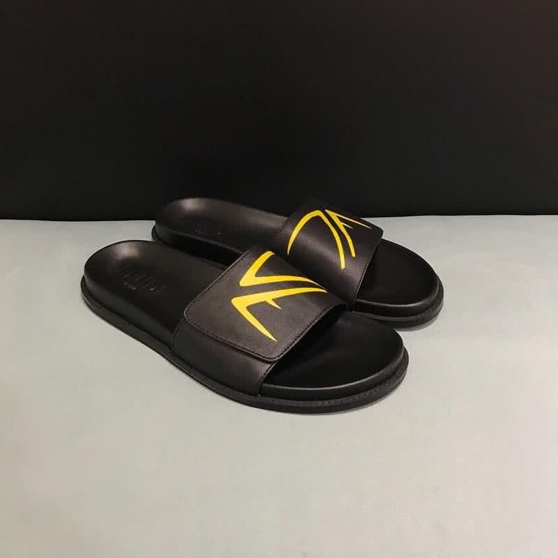Fendi Slippers Leather Yellow And Black Men 1