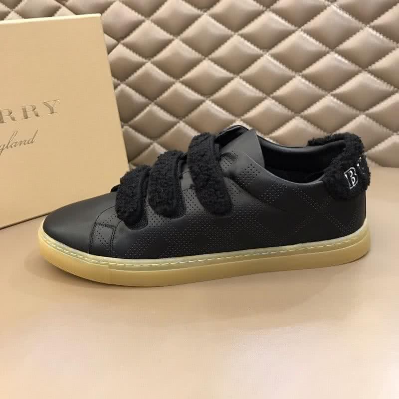 Burberry Fashion Comfortable Shoes Cowhide Black And Yellow Men 5