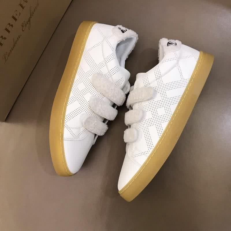 Burberry Fashion Comfortable Shoes Cowhide White And Yellow Men 3