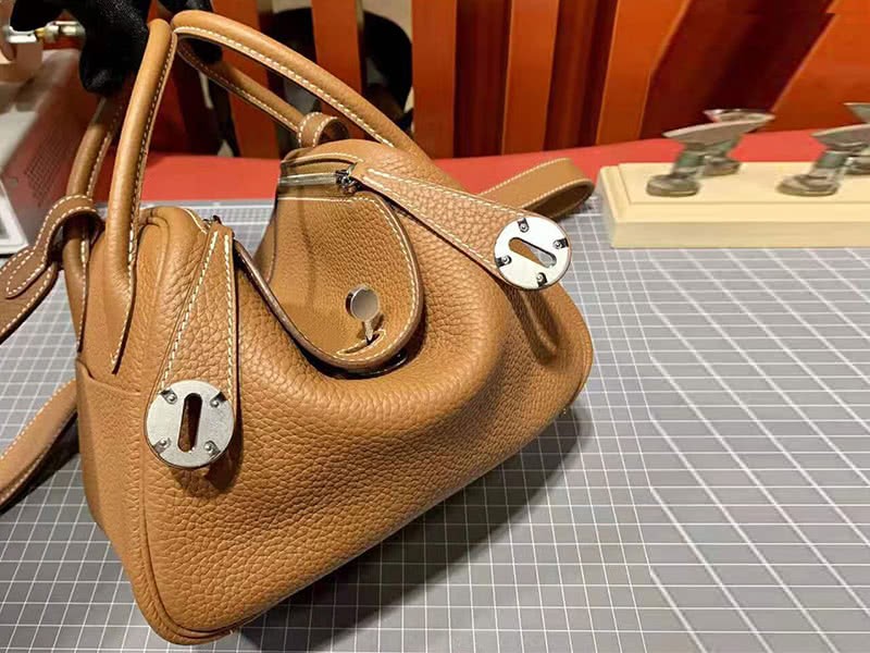 Hermes Mini Lindy Taurillon Clemence 20 Gold Hardware Brown 1