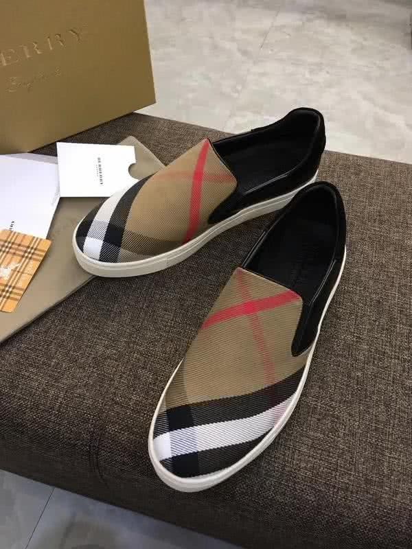 Burberry Fashion Comfortable Shoes Cowhide Black And Yellow Men 2