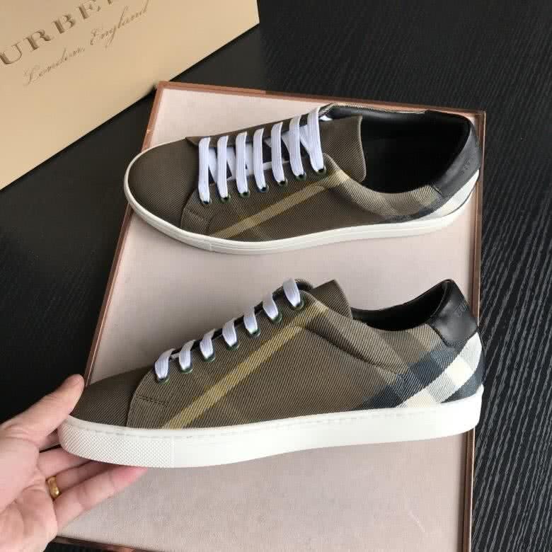 Burberry Fashion Comfortable Sneakers Cowhide Green Men 6
