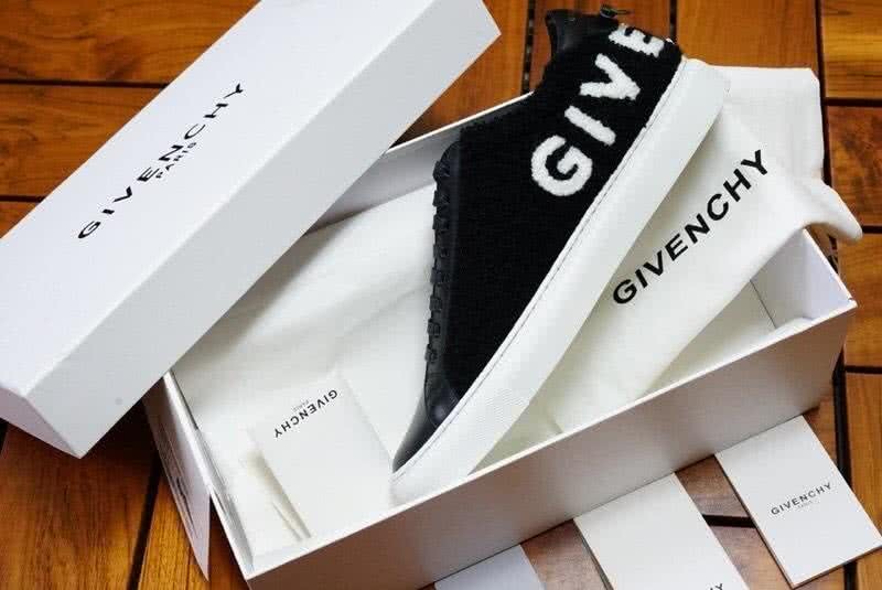 Givenchy Sneakers White Letters Black Upper White Sole Men 8
