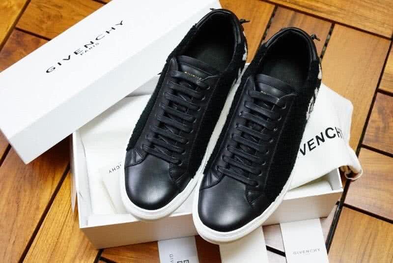 Givenchy Sneakers White Letters Black Upper White Sole Men 1