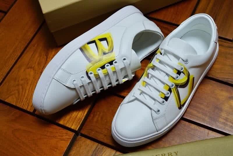 Burberry Fashion Comfortable Sneakers Cowhide Yellow And White Women/Men 7