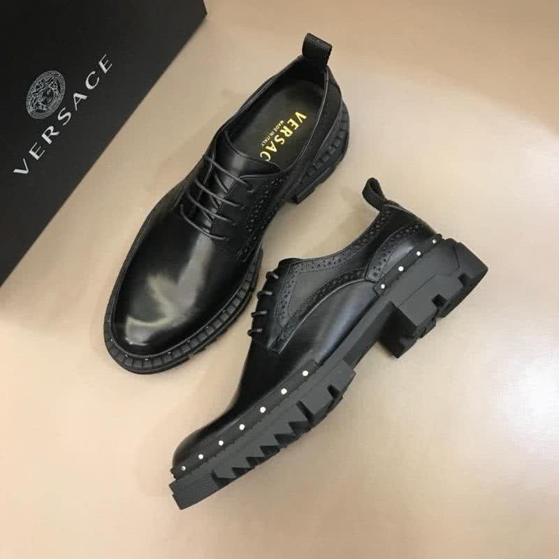 Versace Classic Style Loafers Cowhide Pattern Rivet Black Men 1