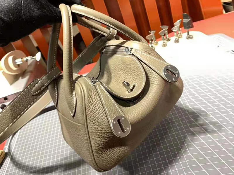 Hermes Mini Lindy Taurillon Clemence 20 Gold Hardware Grey 1