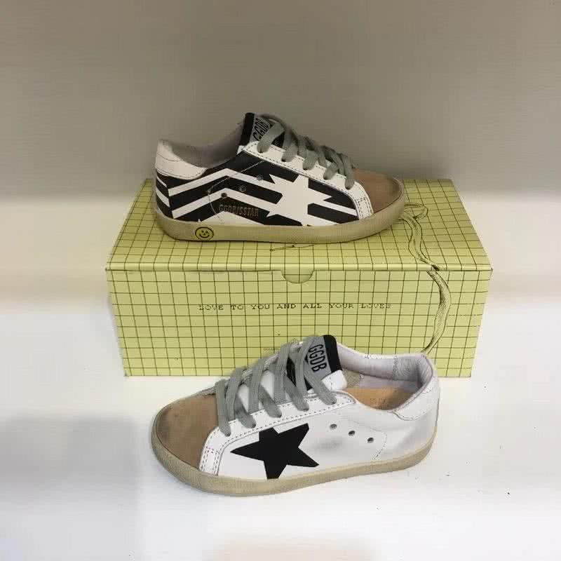 Golden Goose∕GGDB Kids Superstar Sneaker Antique style White and Black 3