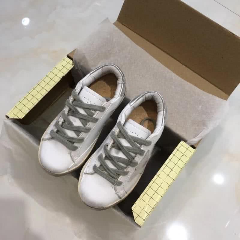 Golden Goose∕GGDB Kids Superstar Sneaker Antique style White and Grey star 2