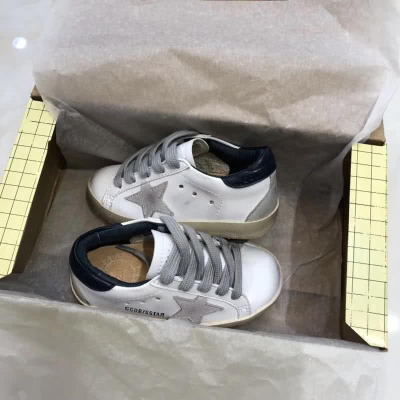 Golden Goose∕GGDB Kids Superstar Sneaker Antique style White and Grey star 4