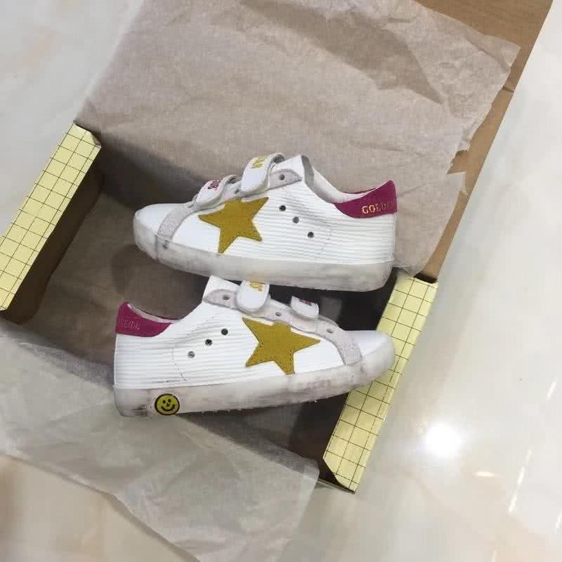 Golden Goose∕GGDB Kids Superstar Sneaker Antique style White and Yellow star 4