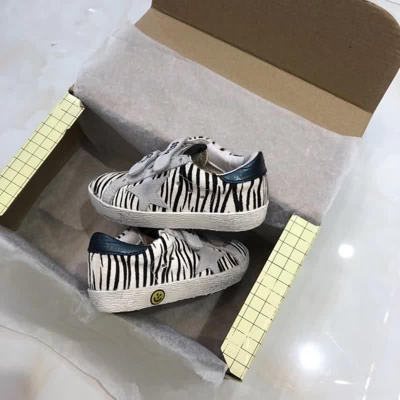 Golden Goose∕GGDB Kids Superstar Sneaker Antique style zebra-stripe Black and White 4