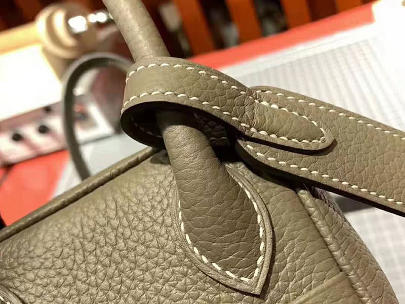 Hermes Mini Lindy Taurillon Clemence 20 Gold Hardware Grey 4